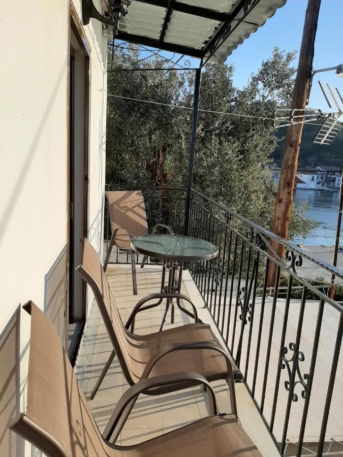 Chiona΄S Apartments By The Sea Paleo Trikeri Екстер'єр фото