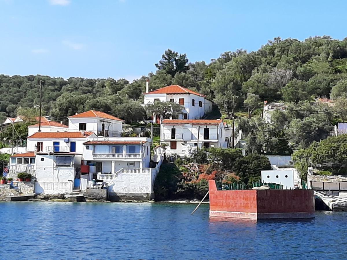 Chiona΄S Apartments By The Sea Paleo Trikeri Екстер'єр фото