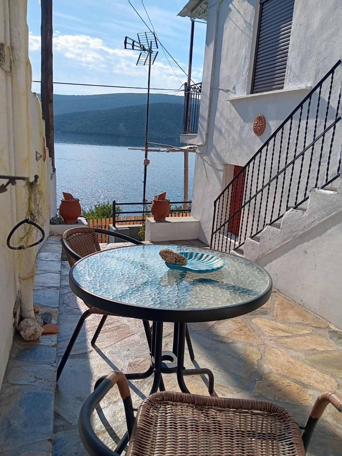 Chiona΄S Apartments By The Sea Paleo Trikeri Екстер'єр фото
